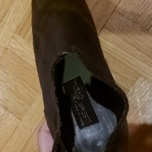 Vintage brown suede ankle boots - Picture 5 of 5